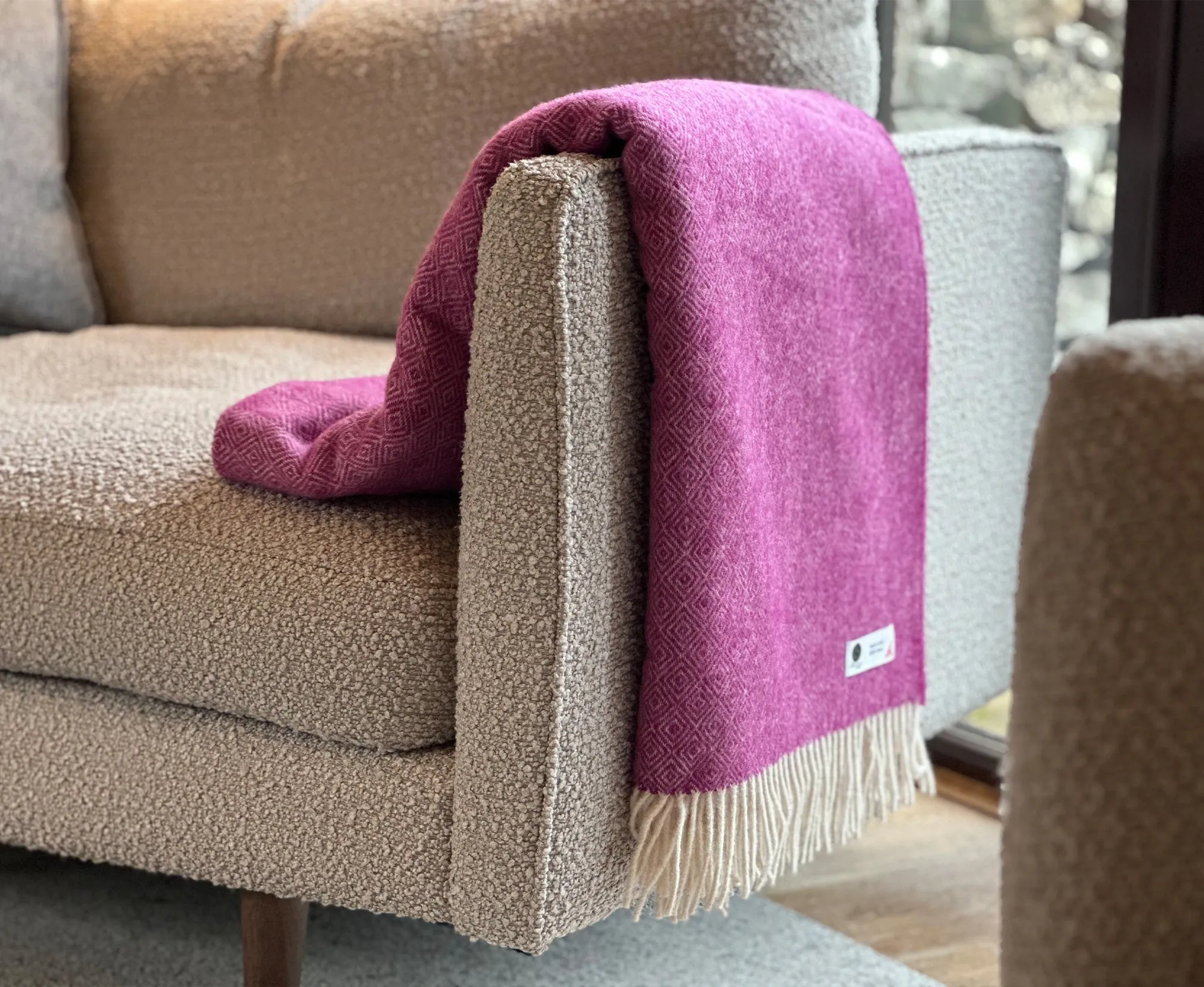 100% Lambswool Diamond Throw Fuchsia Pink