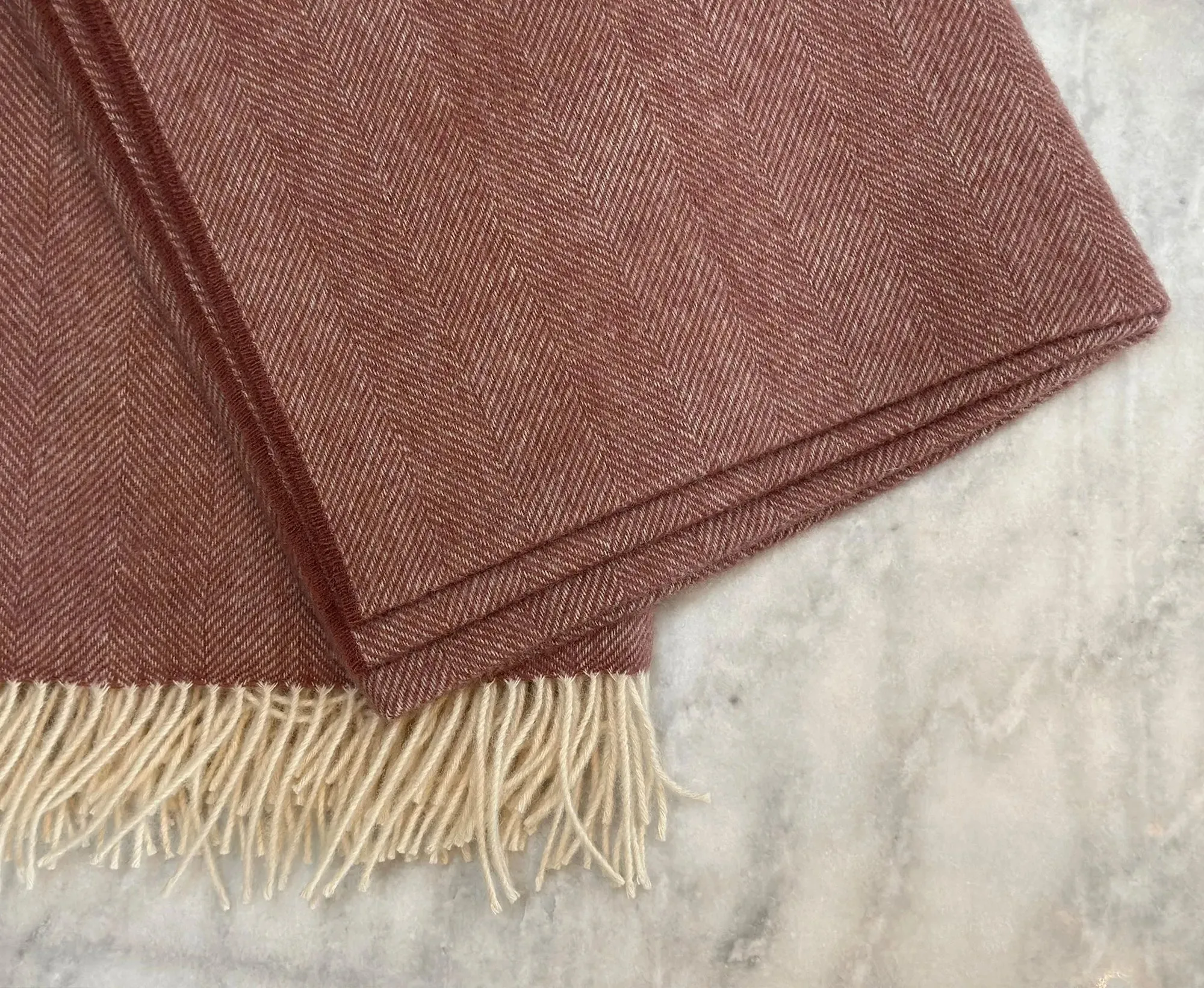 100% Lambswool Herringbone Throw Dusky Pink